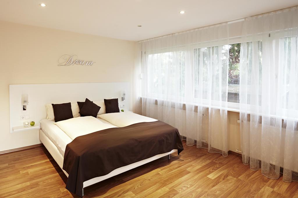 Hotel Bonjour Bad Soden am Taunus Habitación foto