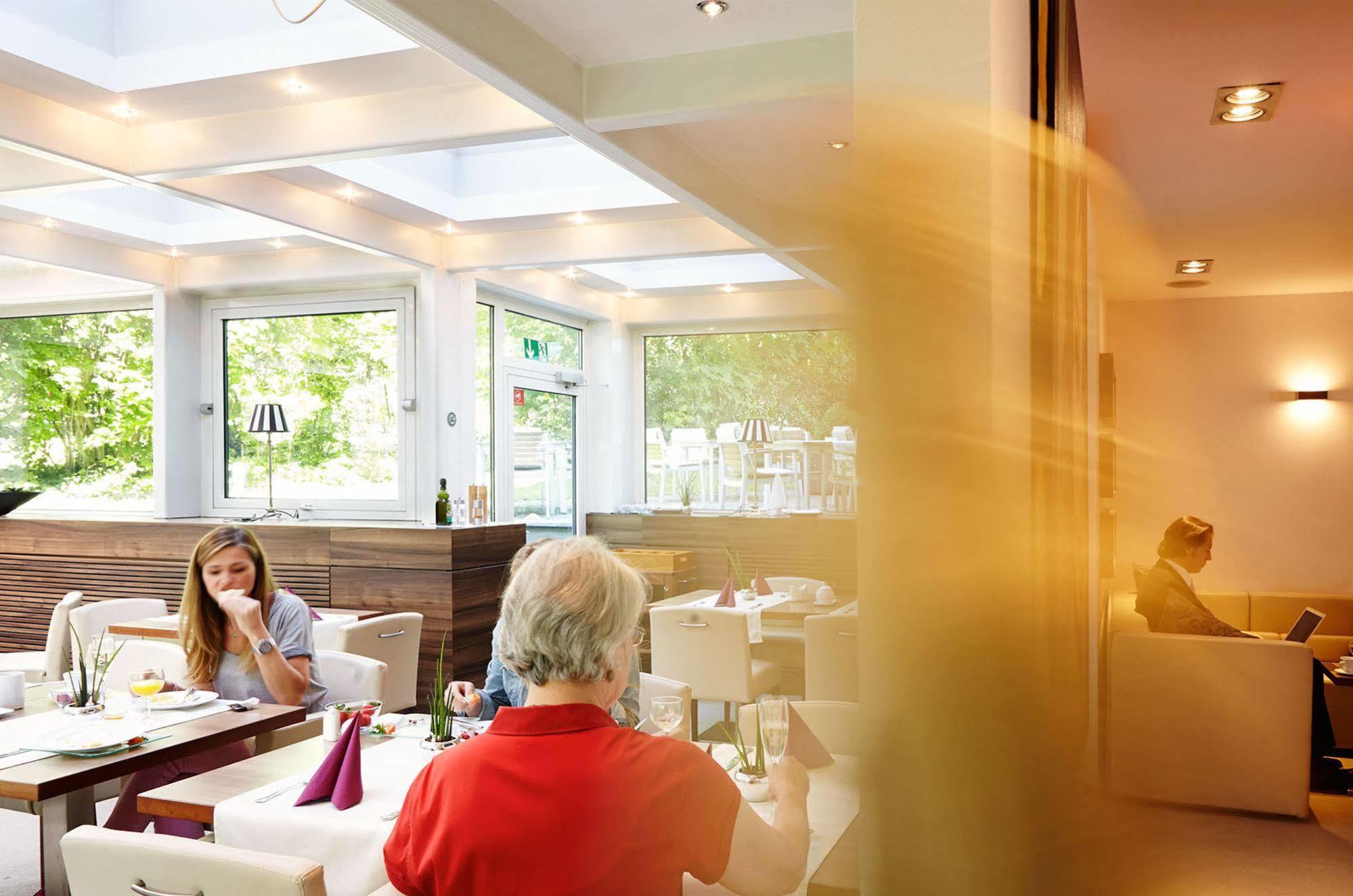 Hotel Bonjour Bad Soden am Taunus Exterior foto